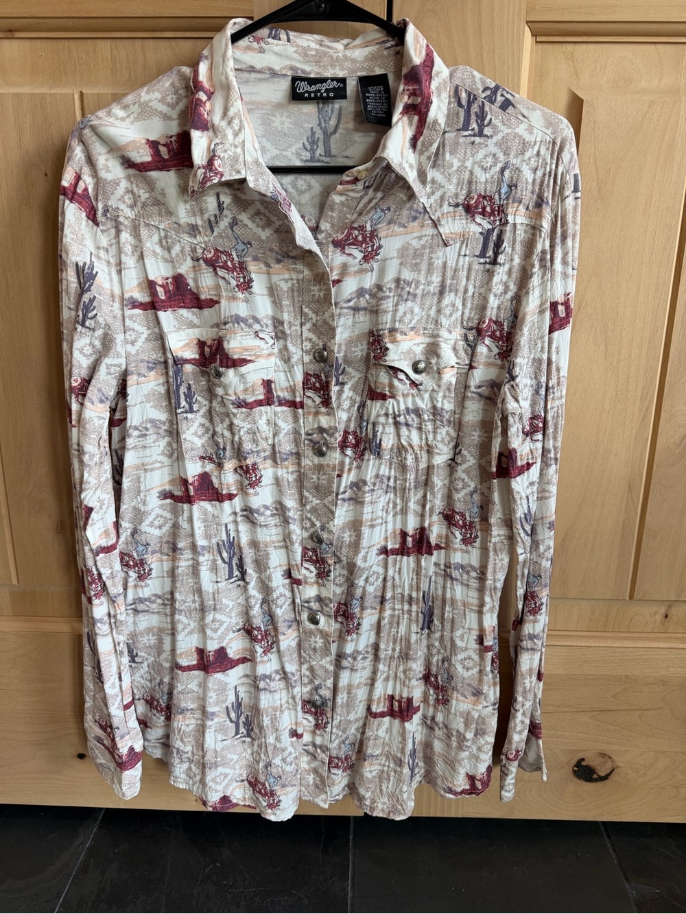 Wrangler Beige Button-Down Shirt with Red and Gray Western Motif